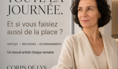 Sylvie Brailly, fondatrice de Corps de Lys à Sens, dans un univers contemporain évoquant l’apaisement, la réflexion et l’accompagnement face à la surcharge mentale.
