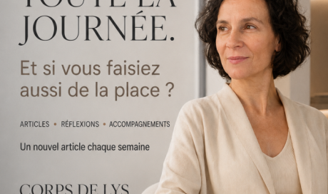 Sylvie Brailly, fondatrice de Corps de Lys à Sens, dans un univers contemporain évoquant l’apaisement, la réflexion et l’accompagnement face à la surcharge mentale.
